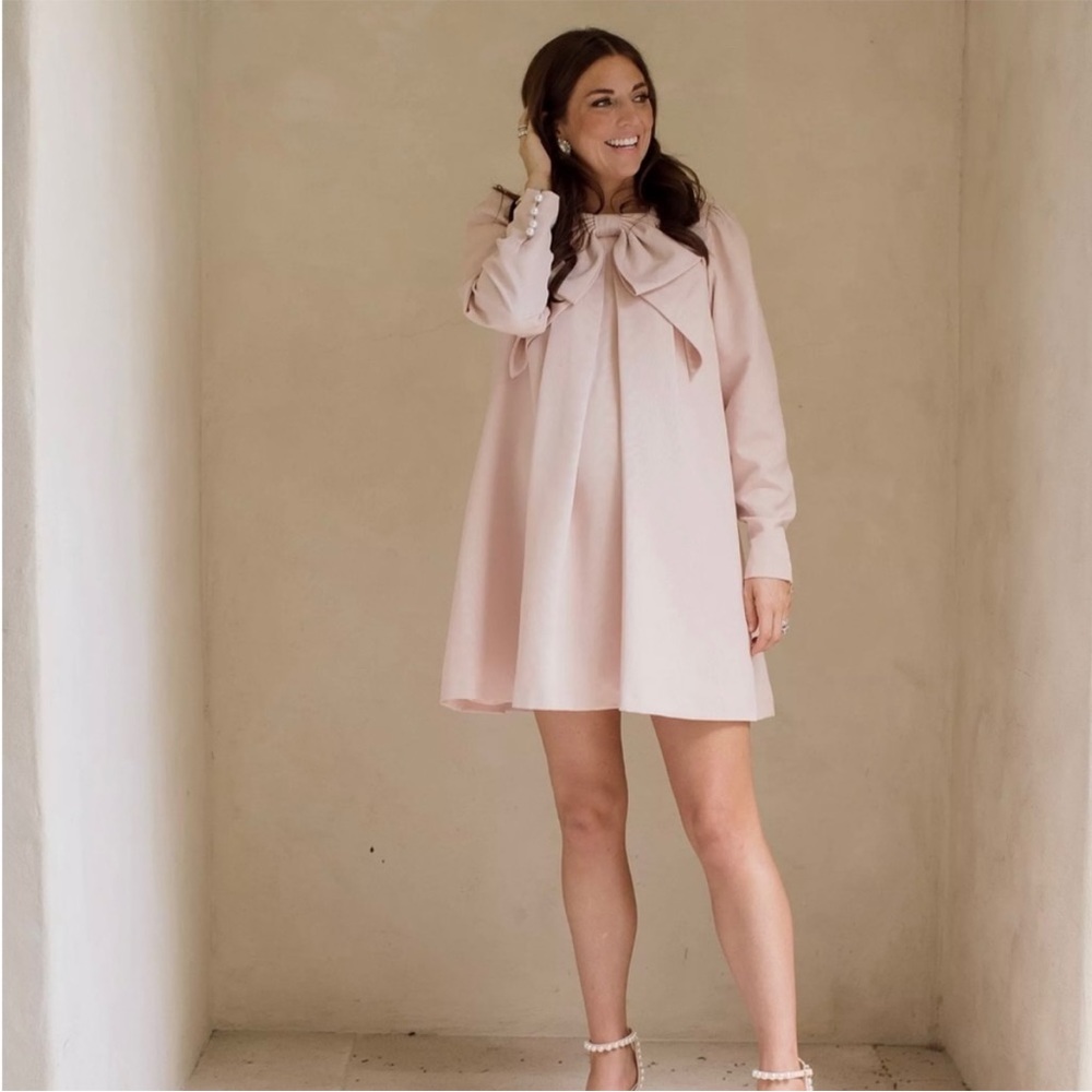 ISO this Nicola Bathie x Antonio Melanie Emily dress in a size 4 or 6